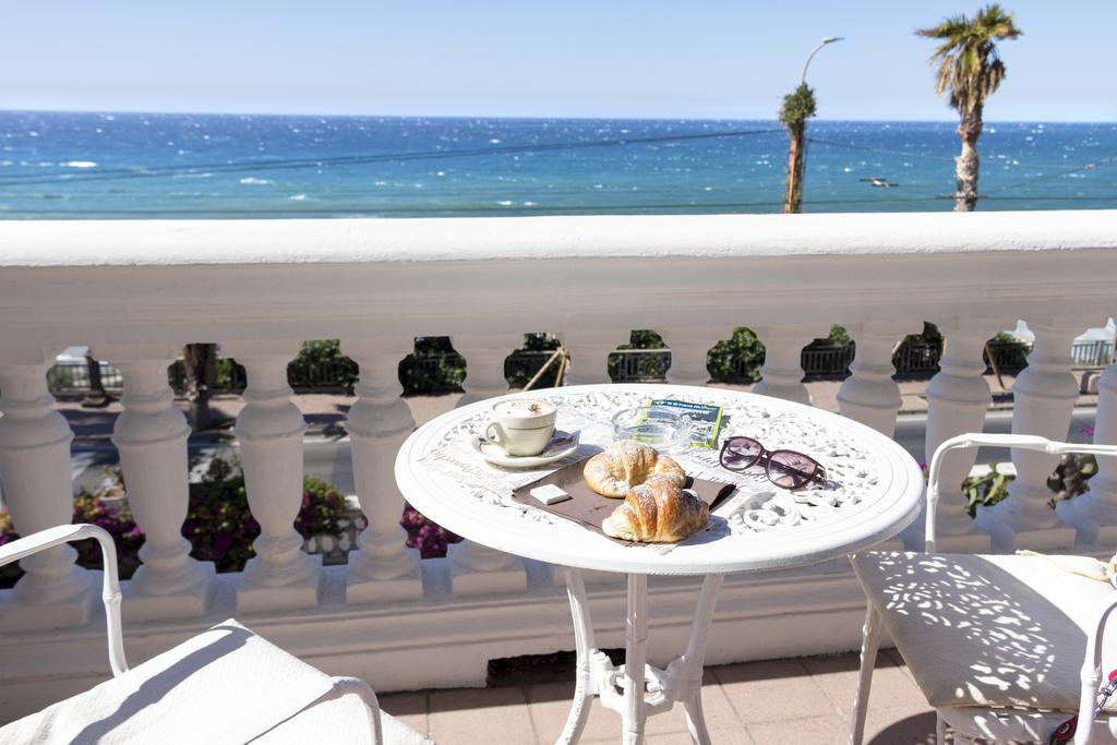 Hotel Villa La Brise Сан Ремо Екстериор снимка