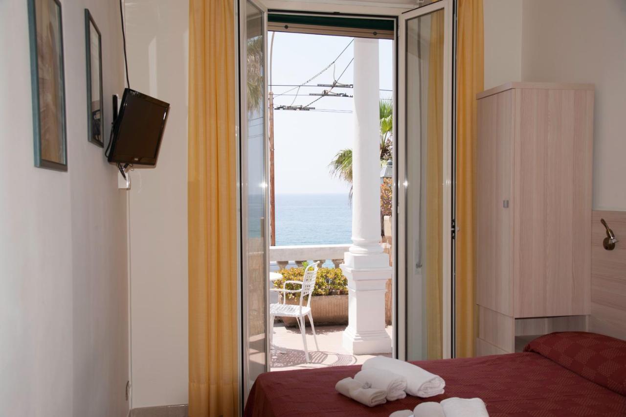 Hotel Villa La Brise Сан Ремо Екстериор снимка